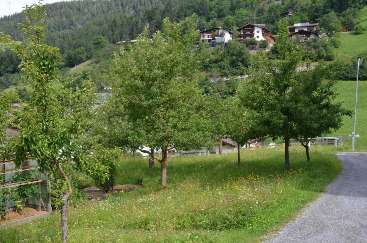 apart-berg-zeit tirol Kauns Buitenkant foto